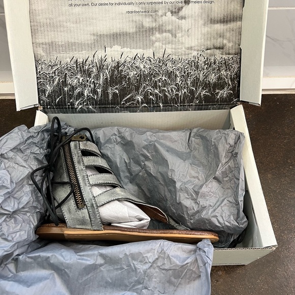 Bed Stu Gray and Brown Sandals - Picture 4 of 7